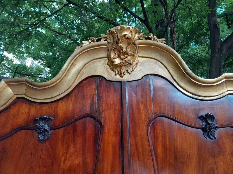 19th Century Burr Walnut Gabled Bombe Armoire in Rococo Taste, Dutch circa 1860