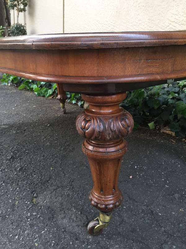 A Fine Victorian Oak Extension Dining Table, English circa 1860 (8-Seater)