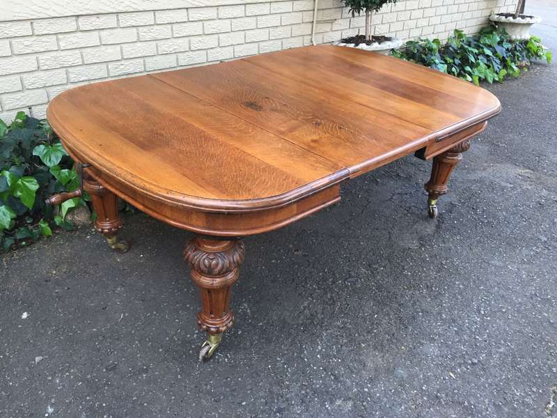 A Fine Victorian Oak Extension Dining Table, English circa 1860 (8-Seater)