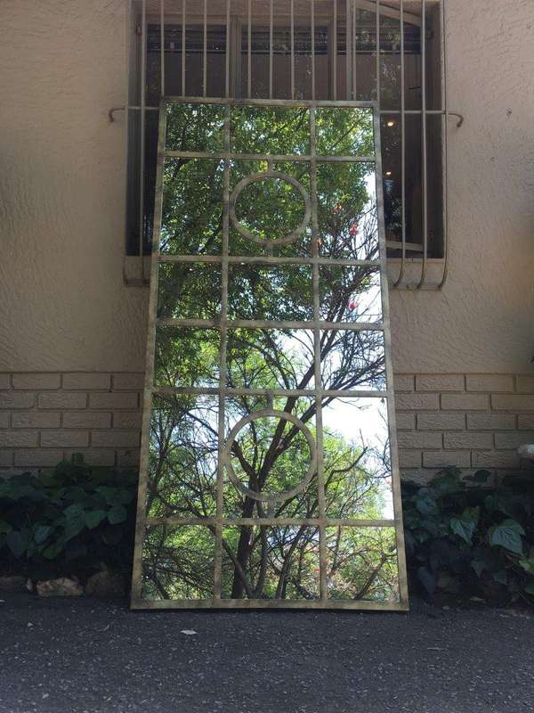 Wrought Iron Gilded Mirror with Circle Detail (gold)