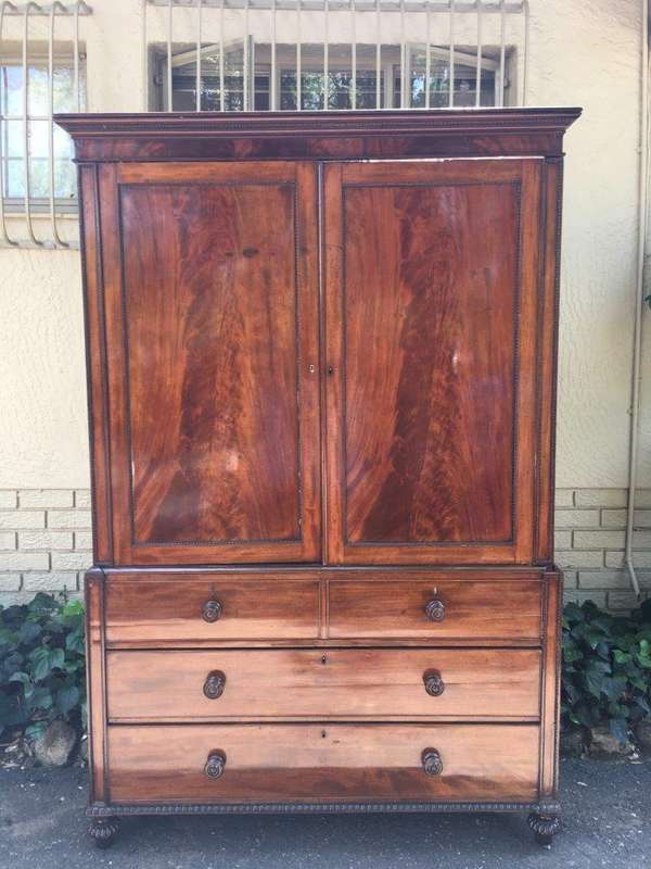 Mahogany Linen Press