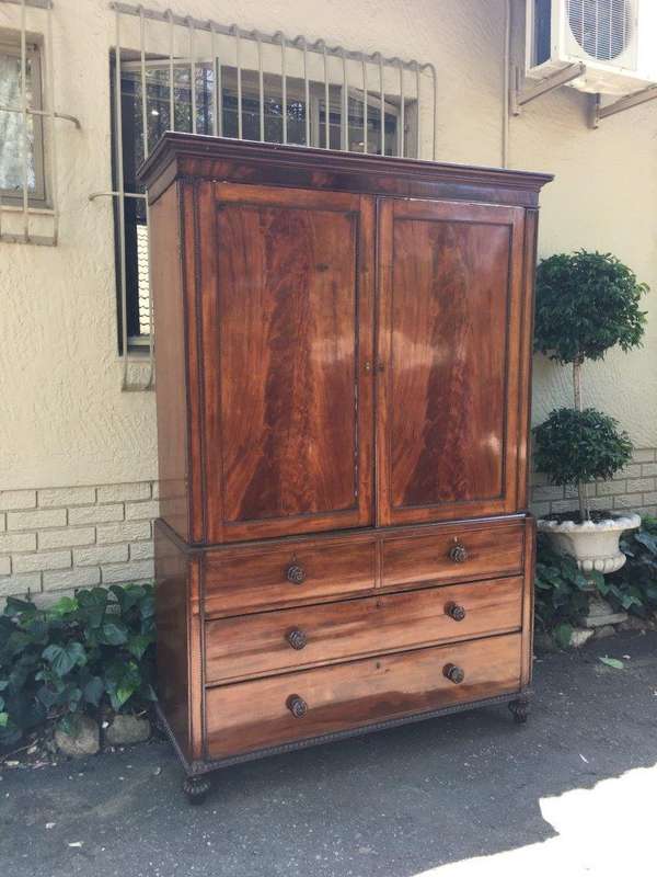 Mahogany Linen Press