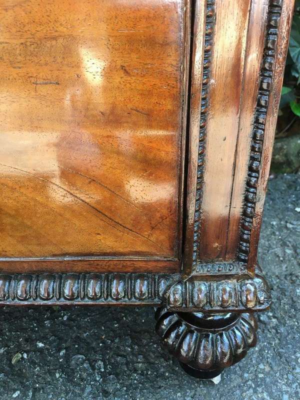 Mahogany Linen Press
