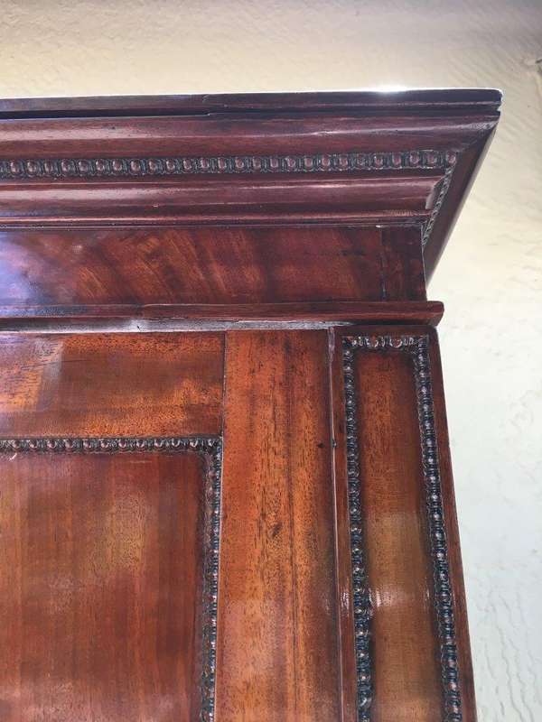 Mahogany Linen Press