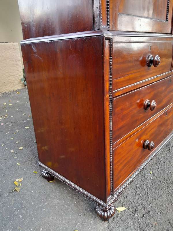 Mahogany Linen Press