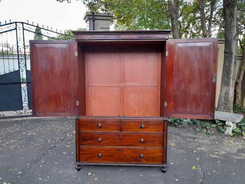 Mahogany Linen Press