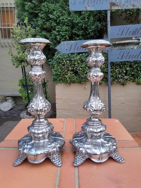 An Antique Circa 1900s Pair of Silver Plate Candlesticks / Candle Holders ND