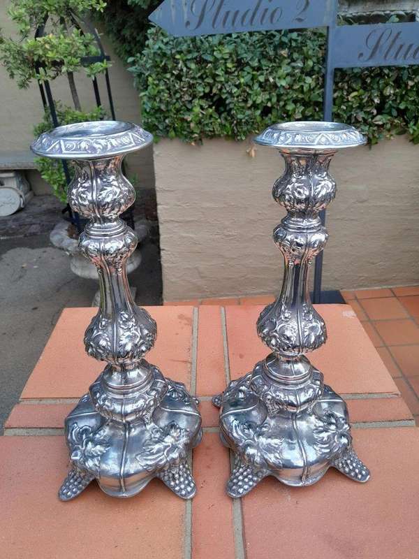 An Antique Circa 1900s Pair of Silver Plate Candlesticks / Candle Holders ND