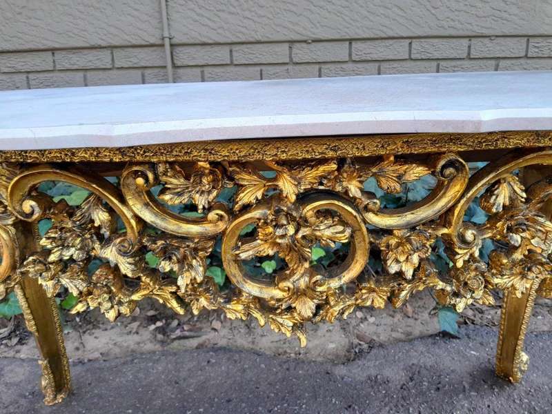 A 20TH Century French Style Console / Entrance Table