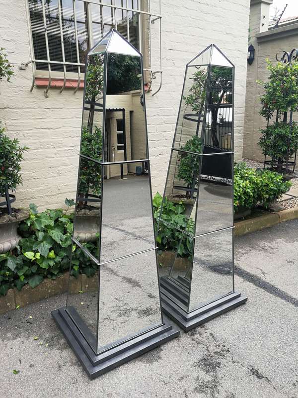 Pair Mirror Obelisks