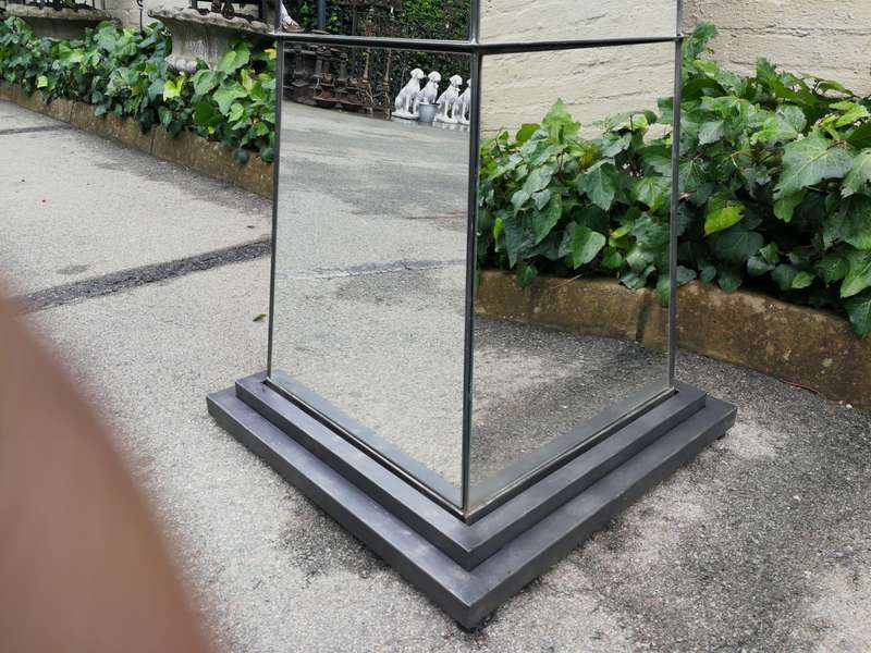 Pair Mirror Obelisks