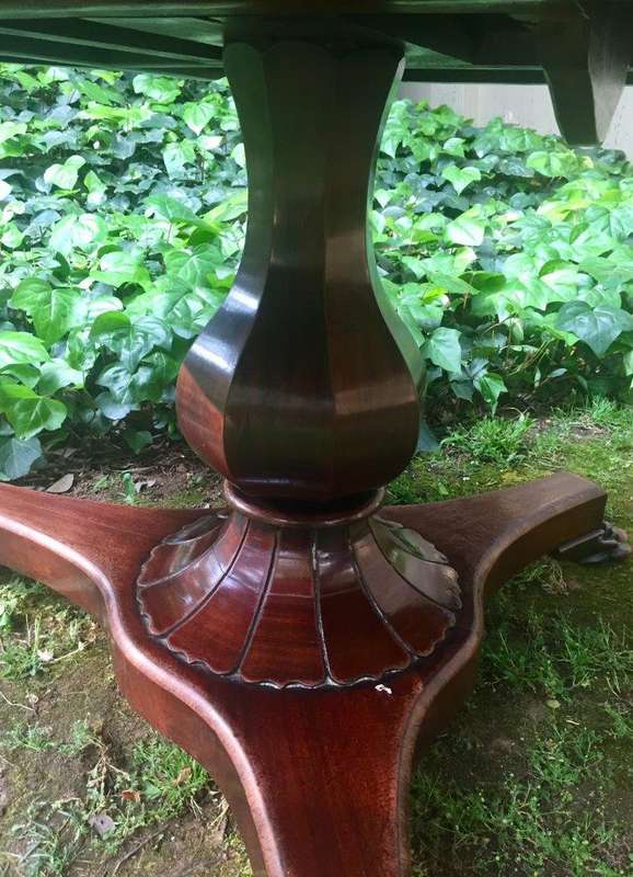 Victorian Mahogany Circular Dining Table (4-Seater)