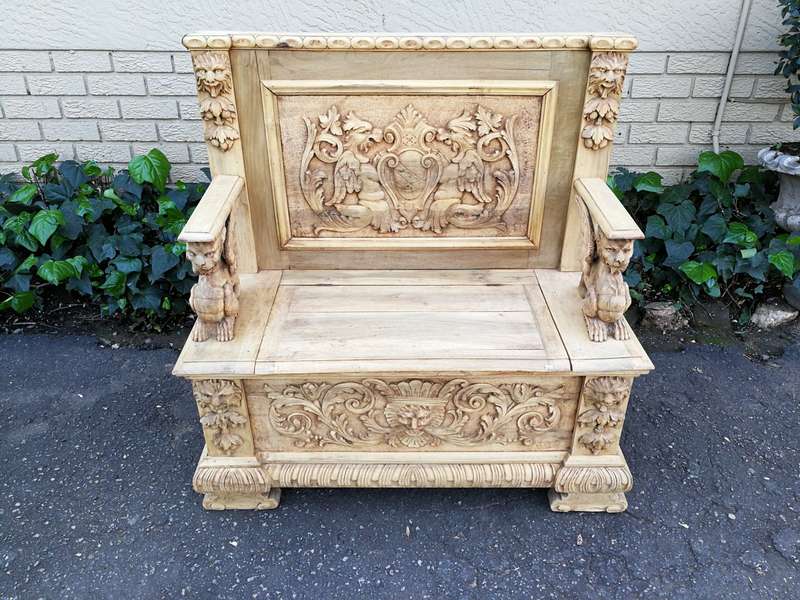 Italian Bleached / Natural Wood Finish walnut monk's bench carved with griffins and a crest - ND