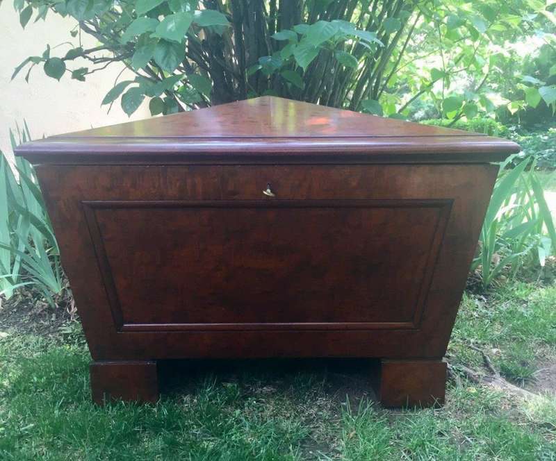 Regency mahogany cellarette / wine cooler with fitted liner