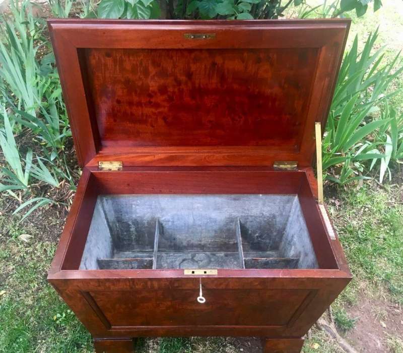Regency mahogany cellarette / wine cooler with fitted liner