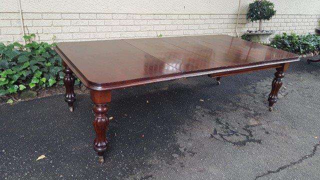 William IV Mahogany Extending Dining Table With 2 Leaves (8-10-Seater)