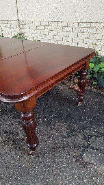 William IV Mahogany Extending Dining Table With 2 Leaves (8-10-Seater)