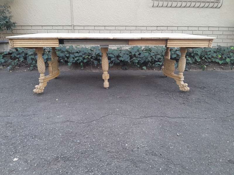 American Colonial oak extending dining table with lion paw feet, 3x extensions (8 Seater)