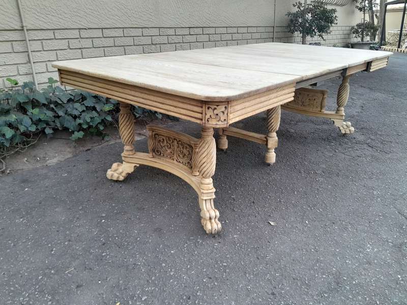 American Colonial oak extending dining table with lion paw feet, 3x extensions (8 Seater)