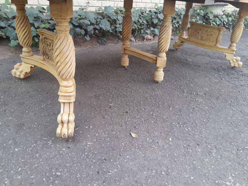 American Colonial oak extending dining table with lion paw feet, 3x extensions (8 Seater)