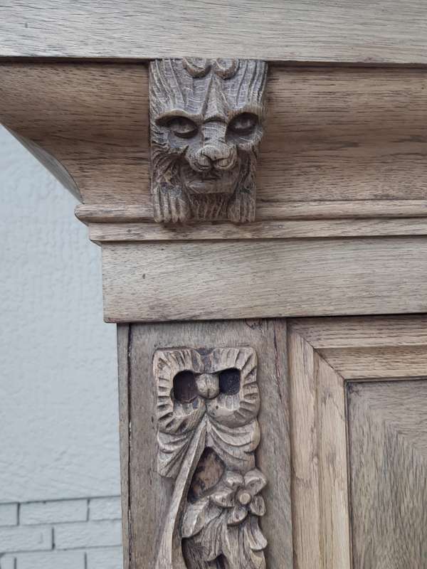 A Dutch Bleached / Natural Oak Kussekas/Cabinet Circa 1900