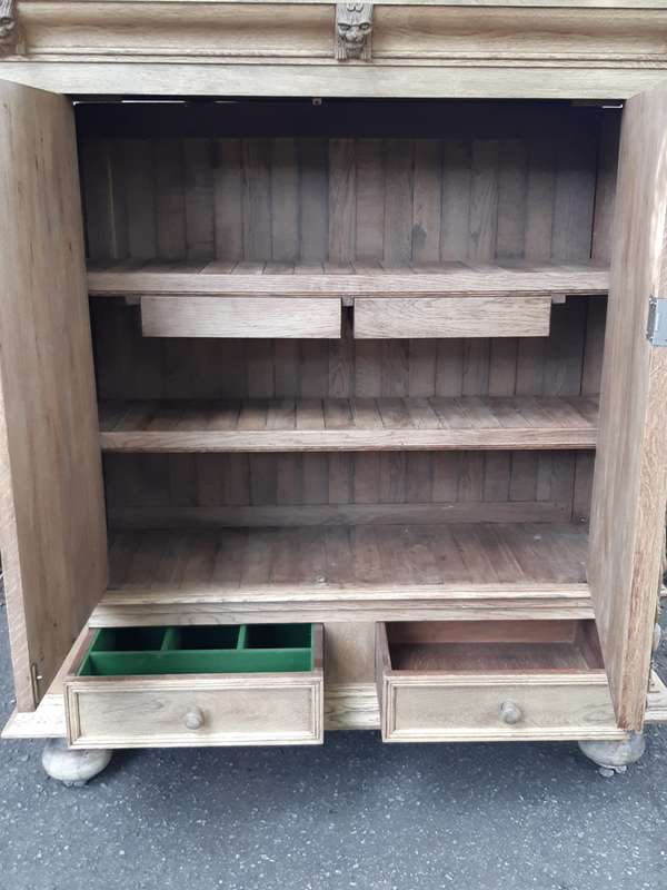 A Dutch Bleached / Natural Oak Kussekas/Cabinet Circa 1900