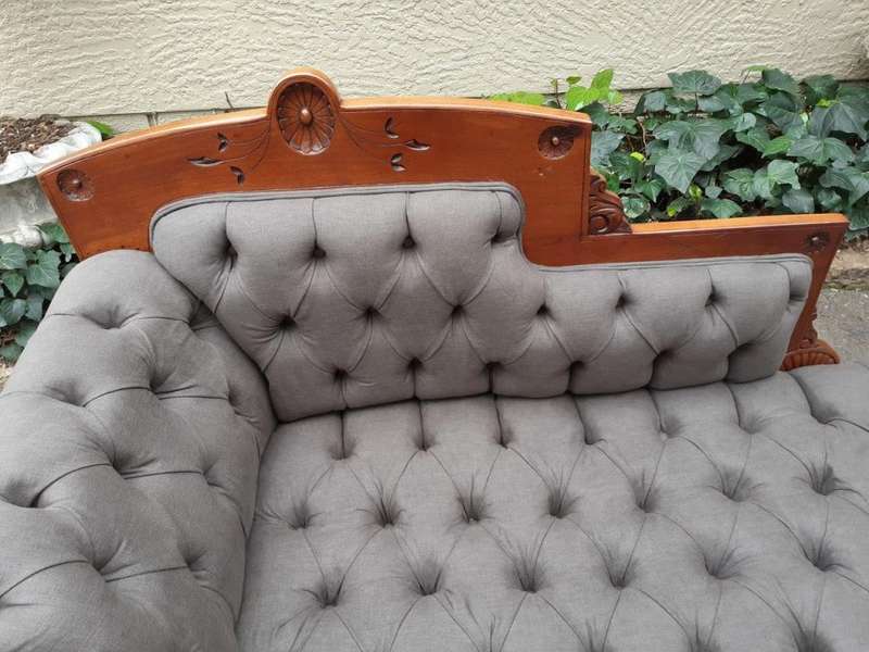 Victorian Eastlake Chaise Circa 1870/1890 (upholstered English linen deep buttoned upholstery)