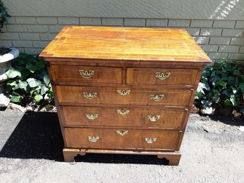 A George lll Walnut Chest of Drawers Circa Late 1800s/early 1900s