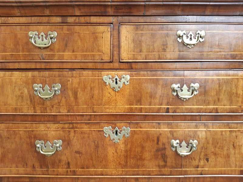 A George lll Walnut Chest of Drawers Circa Late 1800s/early 1900s