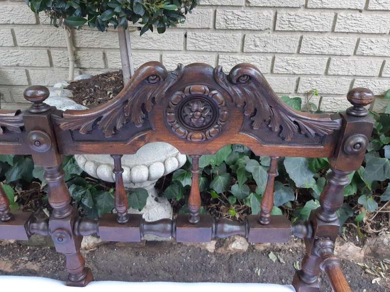 A 19th Century 3 Piece Set Of Oak Settee And Pair Of Armchairs