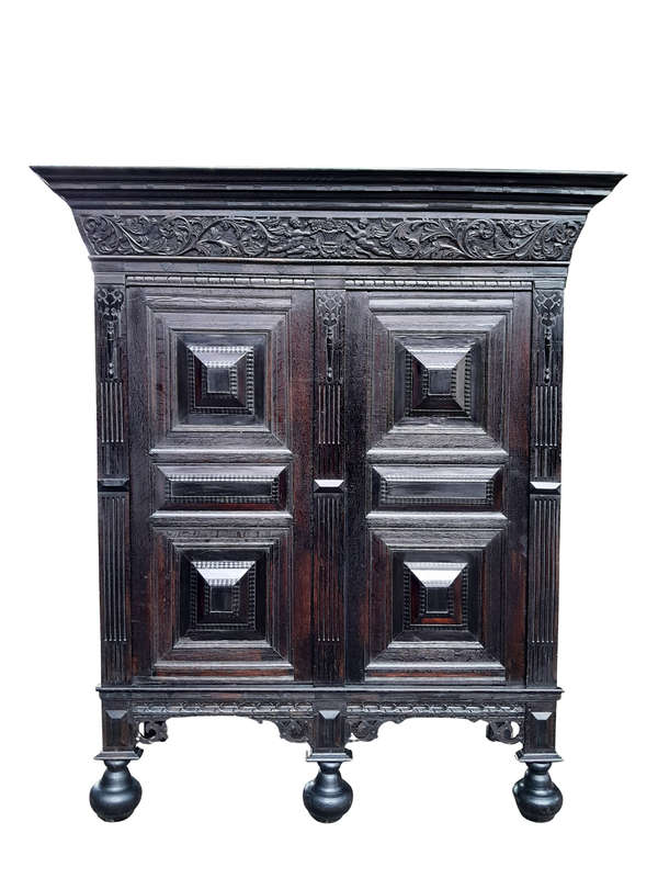 An Early19th Century Circa 1800s Dutch Carved Oak Kussenkast / Cabinet / Drinks Cabinet / Cupb...