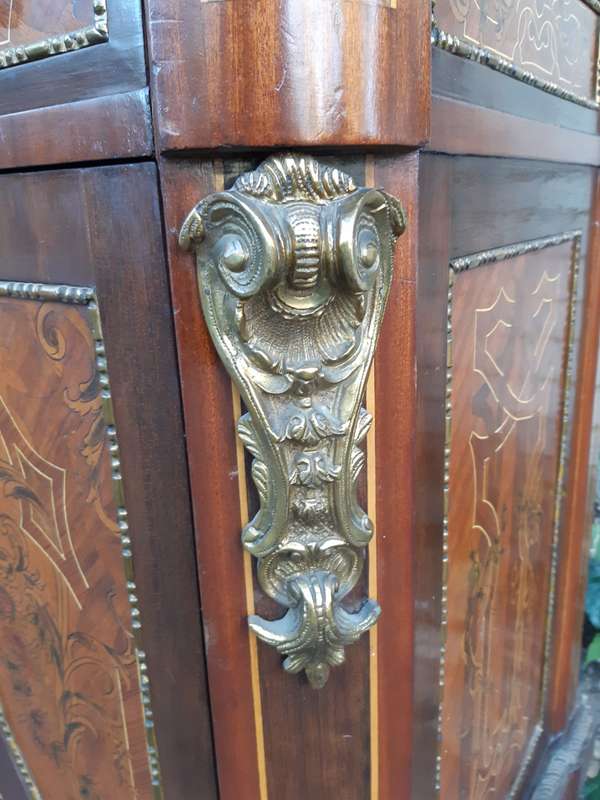 A French Style Console / Drinks Table / Cabinet