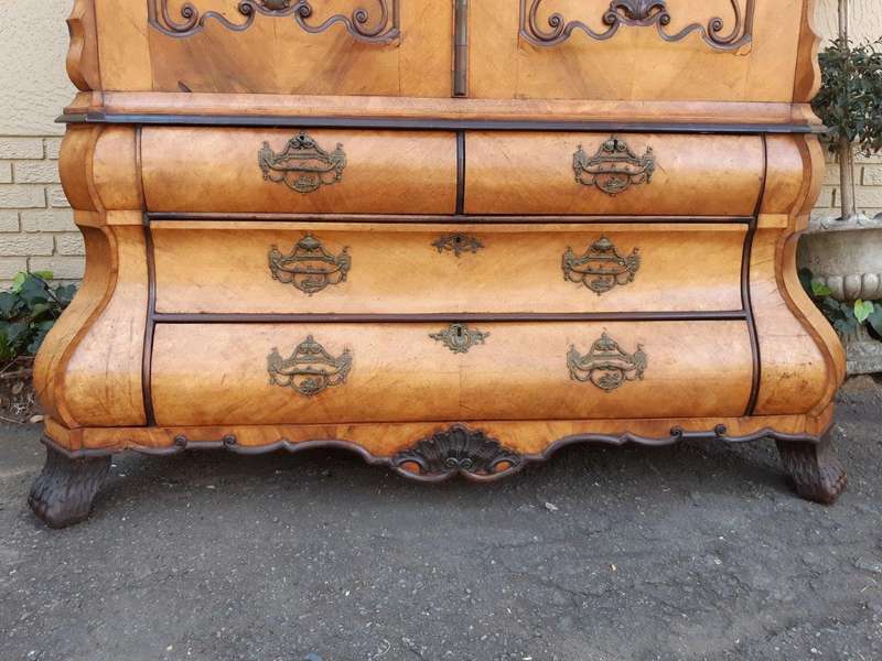 18th Century Dutch-Style bombe Armoire - sides Panels enclosing 4 Secret Drawers - ND
