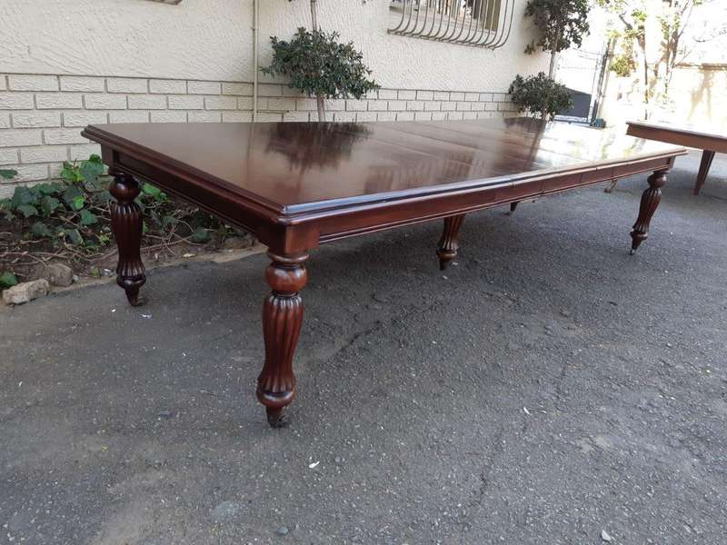 Victorian Style Mahogany Ext Dining Table With Crank, On Castors  (12 Seater)