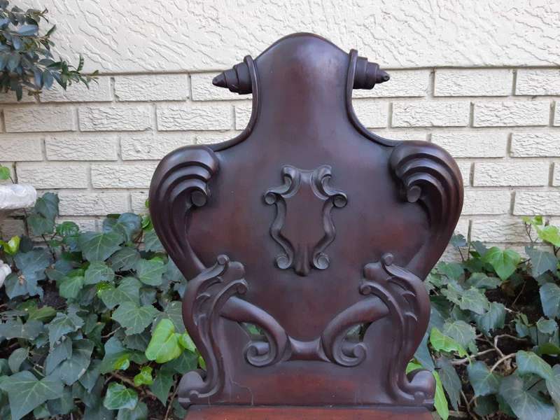 An Antique Pair Of Victorian Mahogany Oakwood Cartouche Back Chairs / Hall Chairs