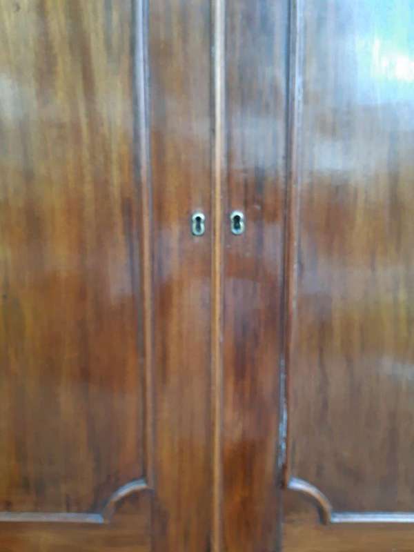 Georgian Mahogany Linen Press / Secretaire