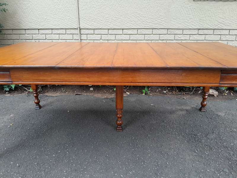An Antique Edwardian Carved Oak Wood Dining Table (10 Seater)