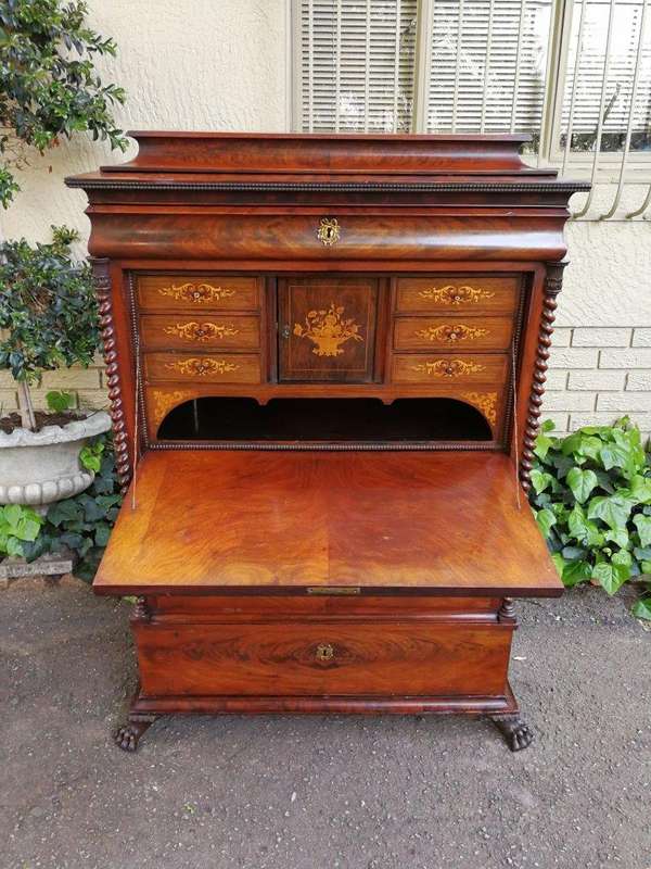 19th Century Mahogany Secrétaire À Abattant