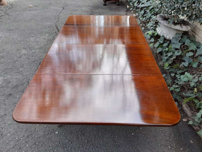 Victorian Mahogany Extension Table On Castors (8 Seater)
