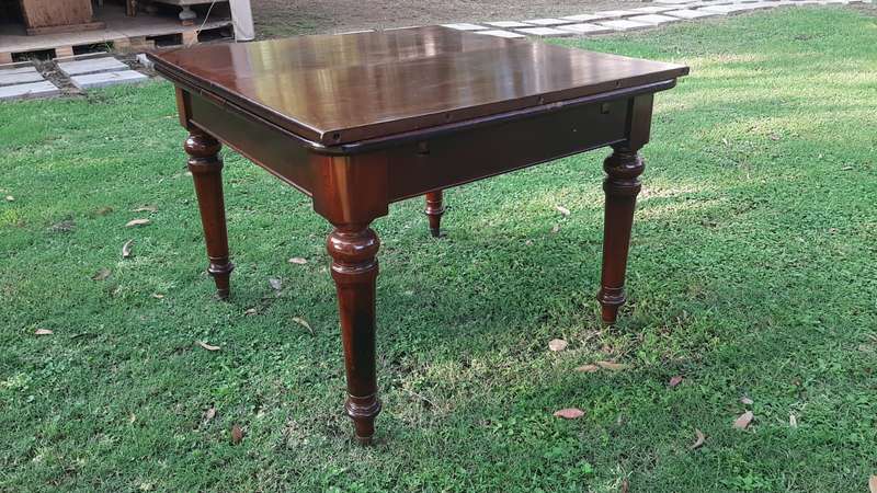 Victorian Mahogany Extension Table On Castors (8 Seater)