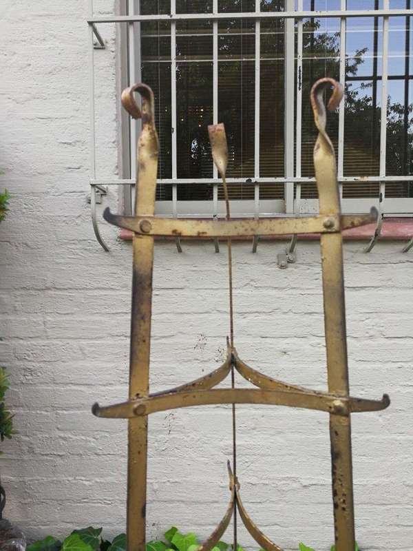 Large Metal Pot Stand