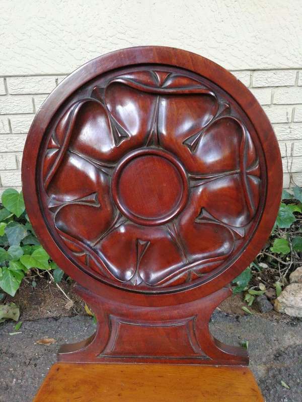 Hall Chair      