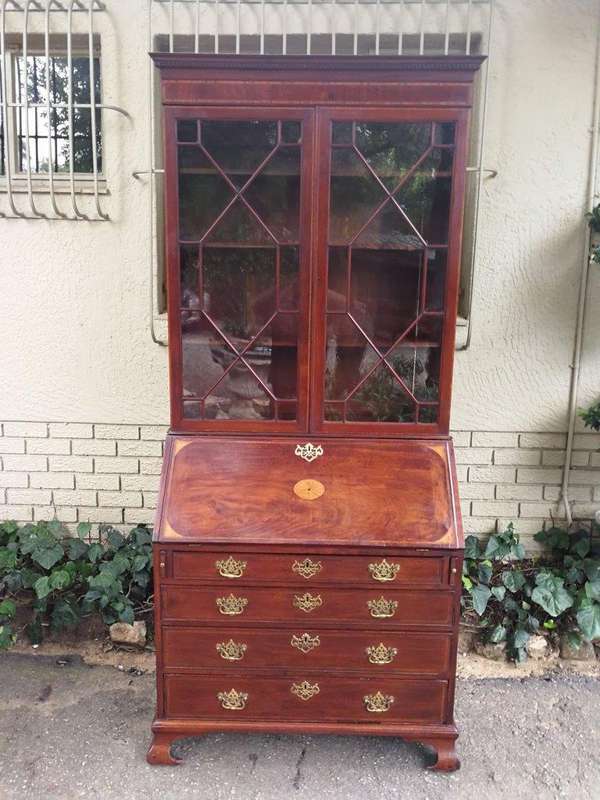 Edwardian Cubin Mahogany Secretaire With Inlaid Marquetry On Shaped Bracket Feet