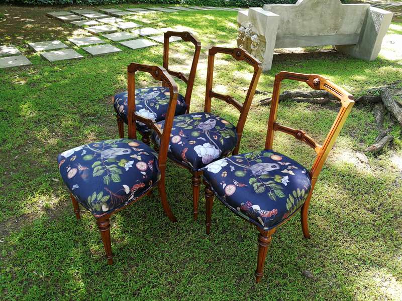 A Set Of Four (4) 4 Victorian Walnut Framed Dining Chairs