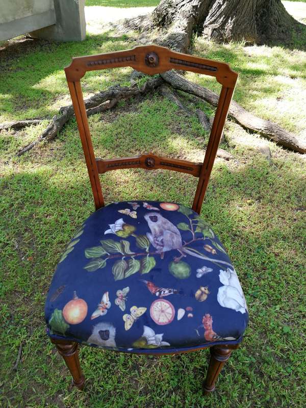 A Set Of Four (4) 4 Victorian Walnut Framed Dining Chairs