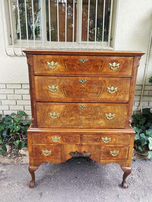 Georgian Walnut Chest-On-Chest, Circa 1800, In Two Parts