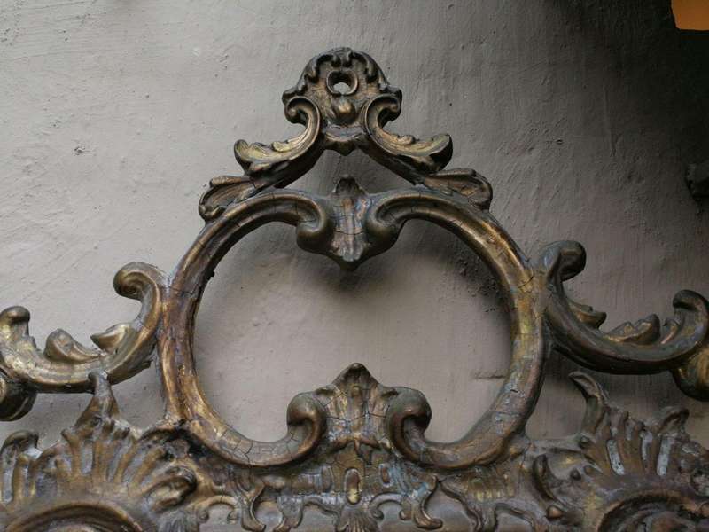 A Giltwood carved Wooden Mirror