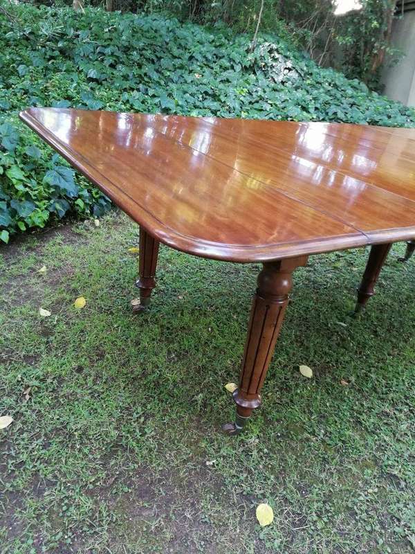 A 19th Century Mahogany Extending Dining Table On Castors (10 Seater)