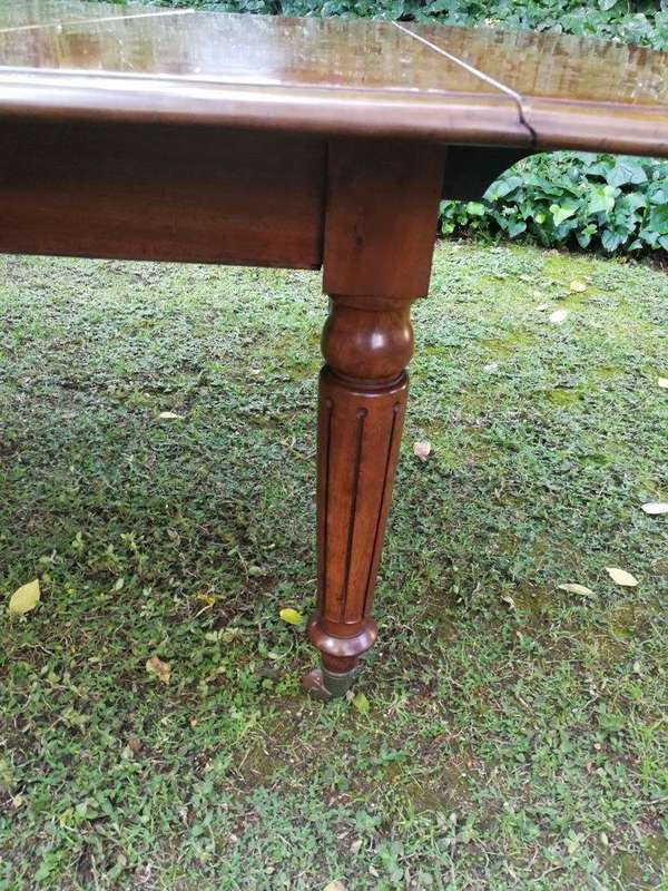 A 19th Century Mahogany Extending Dining Table On Castors (10 Seater)