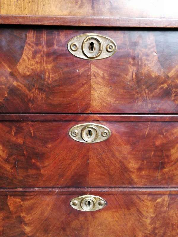A Late Georgian Linen Press in Flame Mahogany with a Gallery Ornate Crown Circa 1780s